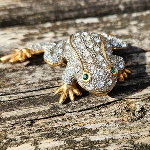 Frog brooch with diamond and emerald rhinestones